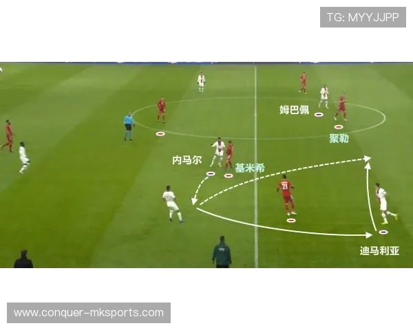 滕哈赫传球节奏引领球队变革，战术革新引爆足坛热议